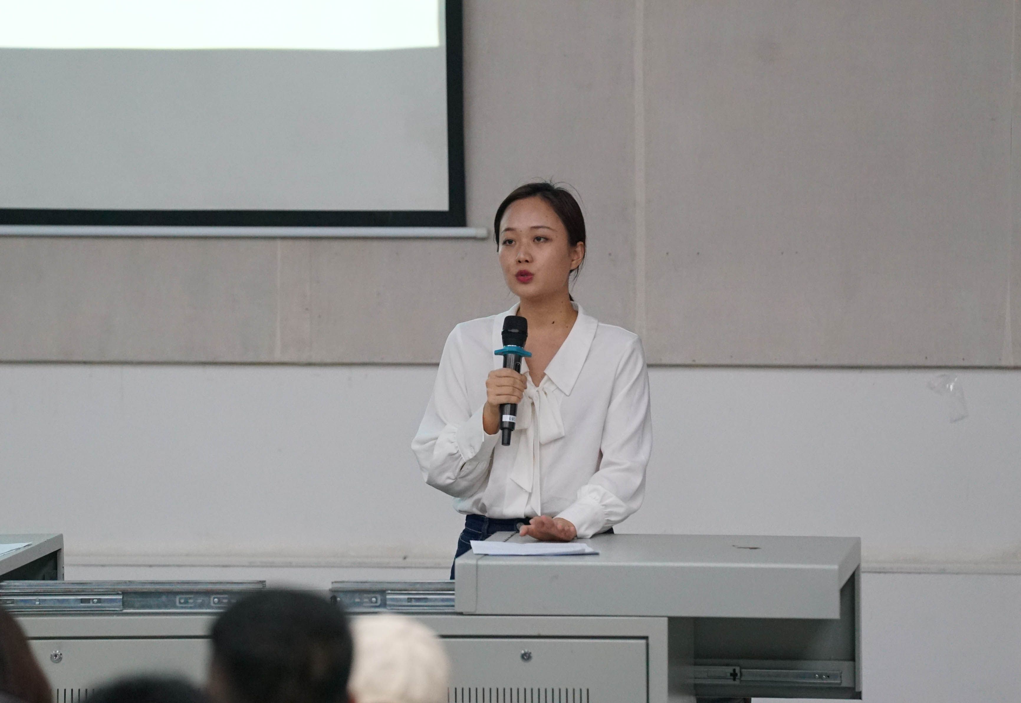 动画与传媒学院播音与主持艺术专业教研室副主任张丽君.jpg